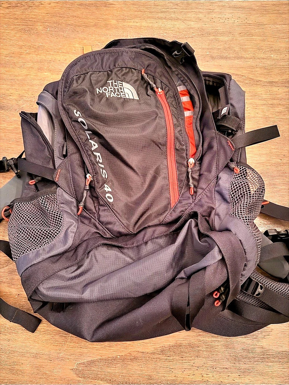 The North Face Solaris 40 Hiking Backpack Black & Gray